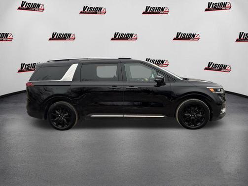 2024 Kia Carnival SX