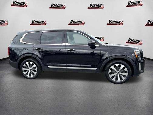 Ebony Black 2022 Kia Telluride S