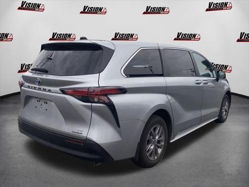 2021 Toyota Sienna LE