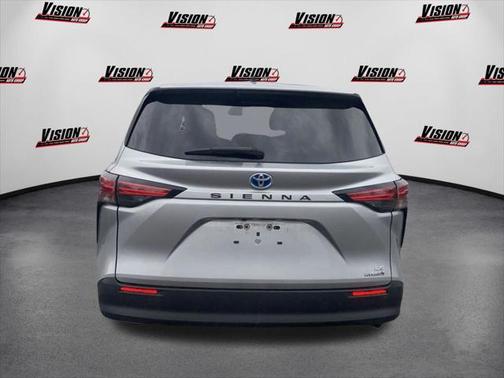 2021 Toyota Sienna LE