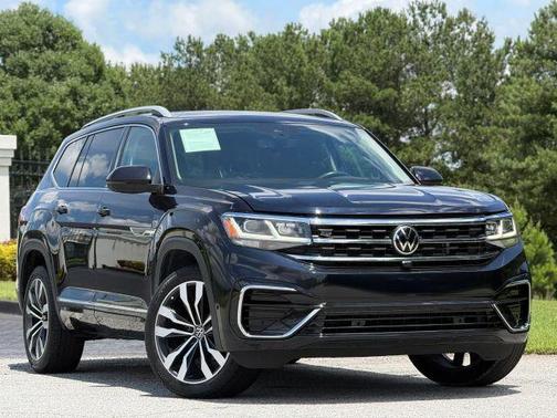 Deep Black Pearl Effect 2022 Volkswagen Atlas 3.6L SEL Premium R-Line