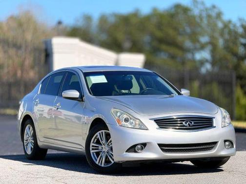 2015 INFINITI Q40 Base