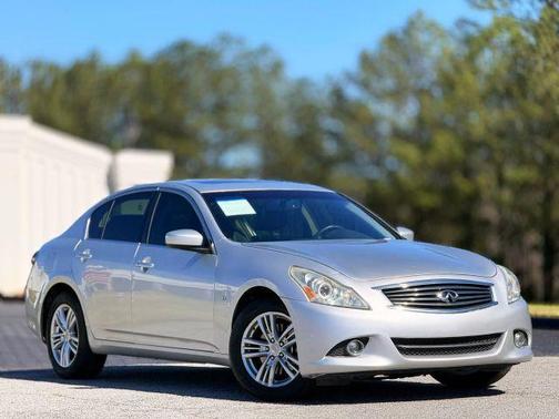 2015 INFINITI Q40 Base