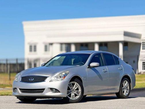 2015 INFINITI Q40 Base