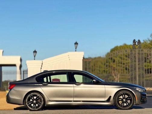 2017 BMW 740 i
