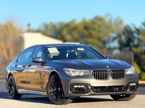 2017 BMW 740 i