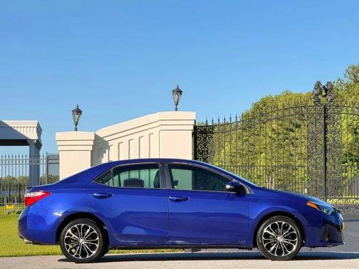Blue 2016 Toyota Corolla S Plus