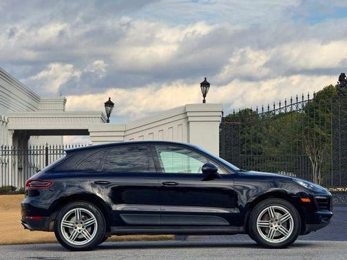 2017 Porsche Macan Base