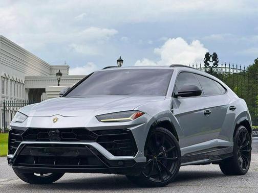 Silver 2019 Lamborghini Urus Base