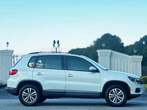 2016 Volkswagen Tiguan S