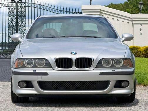 2000 BMW M5