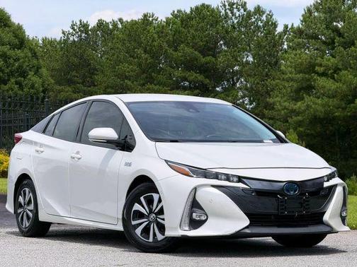 White 2017 Toyota Prius Prime Advanced
