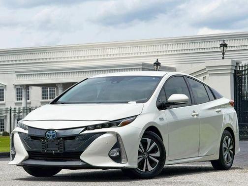 White 2017 Toyota Prius Prime Advanced