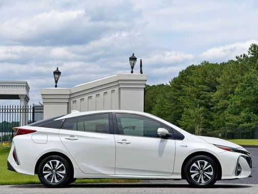 White 2017 Toyota Prius Prime Advanced
