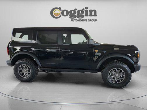 Shadow Black 2025 Ford Bronco Badlands