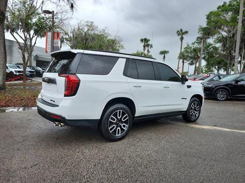 Summit White 2022 GMC Yukon 4WD AT4