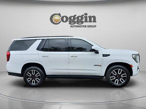 2022 GMC Yukon 4WD AT4