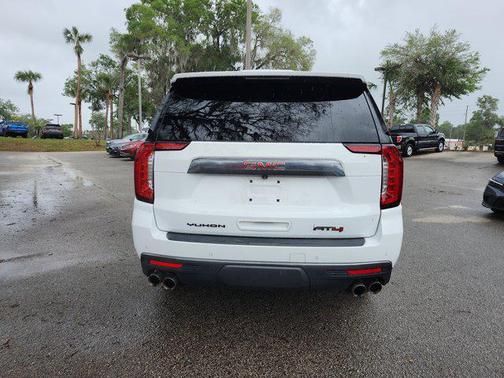 Summit White 2022 GMC Yukon 4WD AT4