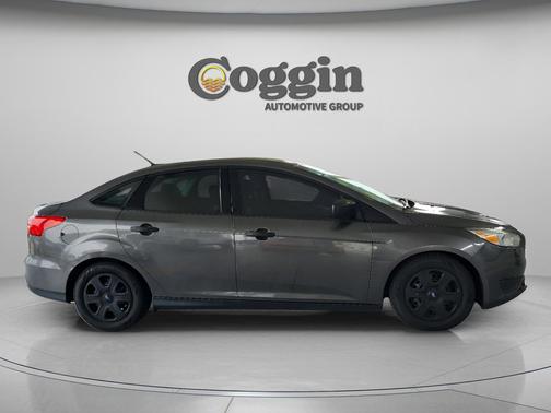 Magnetic 2016 Ford Focus S