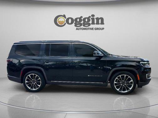 Diamond Black Crystal Pearlcoat 2022 Jeep Wagoneer Series III 4x4