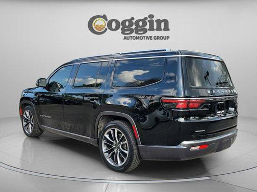 Diamond Black Crystal Pearlcoat 2022 Jeep Wagoneer Series III 4x4