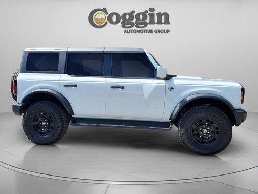 Oxford White 2026 Ford Bronco Outer Banks