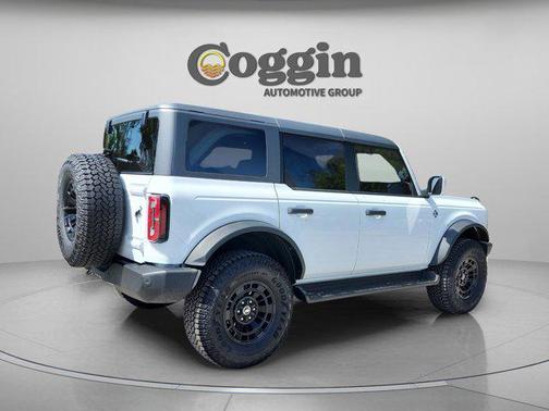 Oxford White 2026 Ford Bronco Outer Banks