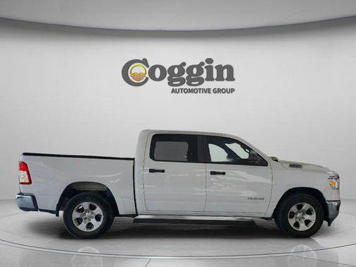 Bright White Clearcoat 2023 RAM 1500 Big Horn/Lone Star