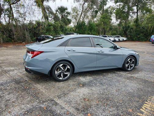 2022 Hyundai ELANTRA Limited