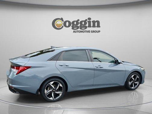 2022 Hyundai ELANTRA Limited