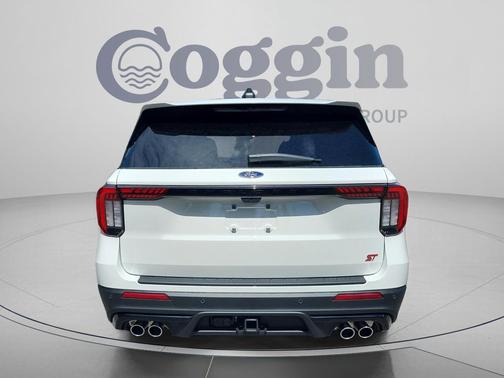 Star White Metallic Tri-Coat 2026 Ford Explorer ST