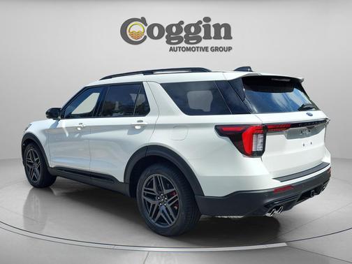 Star White Metallic Tri-Coat 2026 Ford Explorer ST