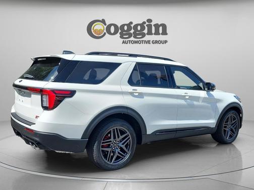 Star White Metallic Tri-Coat 2026 Ford Explorer ST