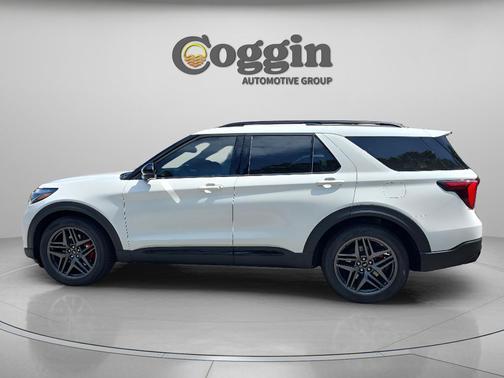 Star White Metallic Tri-Coat 2026 Ford Explorer ST