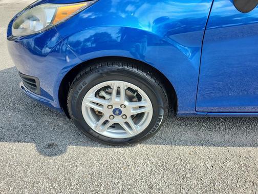 Lightning Blue Metallic 2018 Ford Fiesta SE
