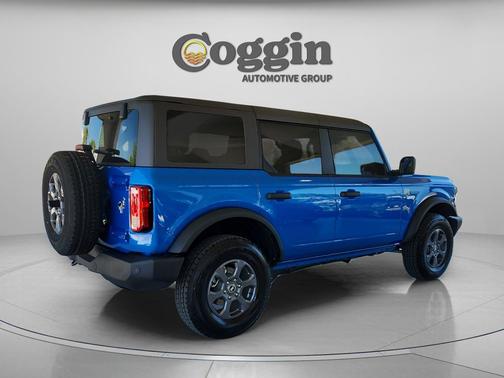 Velocity Blue Metallic 2026 Ford Bronco Big Bend