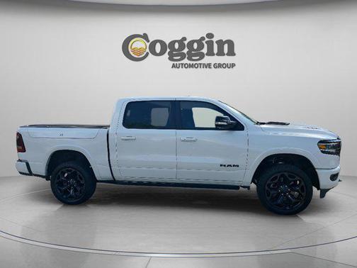 Ivory White Tri-Coat Pearlcoat 2021 RAM 1500 Limited