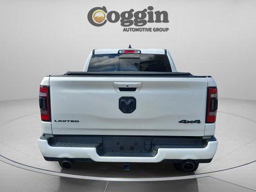 Ivory White Tri-Coat Pearlcoat 2021 RAM 1500 Limited