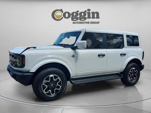 Oxford White 2026 Ford Bronco Outer Banks
