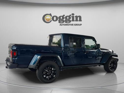 Fathom Blue Pearlcoat 2025 Jeep Gladiator Nighthawk