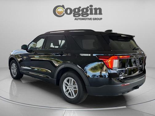 Agate Black Metallic 2026 Ford Explorer Active