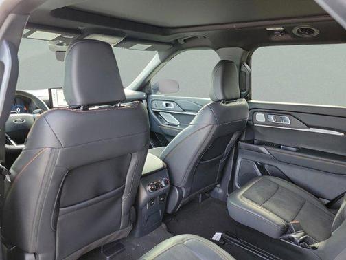 Star White Metallic Tri-Coat 2026 Ford Explorer Tremor