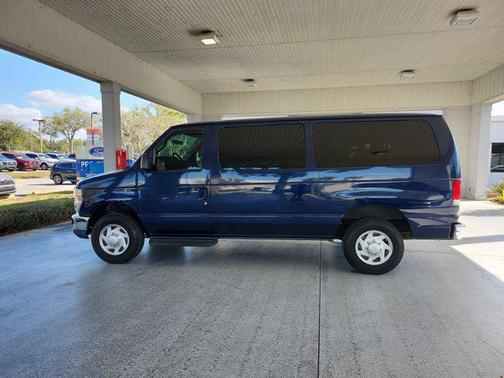 2013 Ford E350 Super Duty XLT