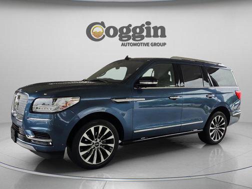 Blue Diamond Metallic 2018 Lincoln Navigator Select
