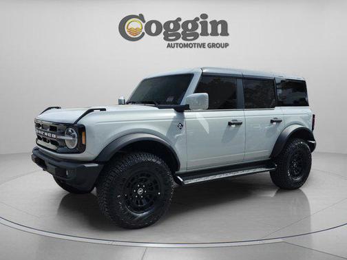 Avalanche Gray 2026 Ford Bronco Outer Banks
