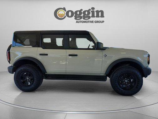 Desert Sand 2026 Ford Bronco Outer Banks