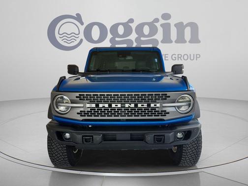 Velocity Blue Metallic 2023 Ford Bronco Badlands