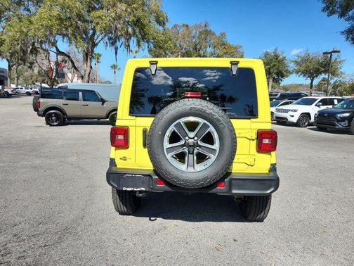 2023 Jeep Wrangler 4-Door Sahara 4x4