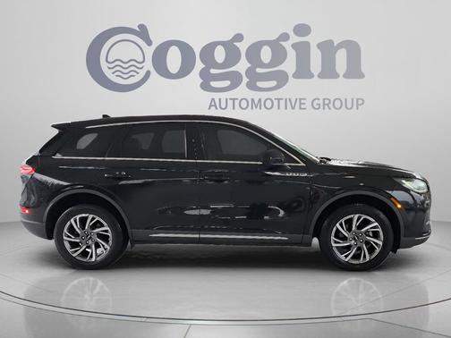 Infinite Black Metallic Clearcoat 2023 Lincoln Corsair Standard