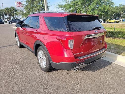 Rapid Red Metallic Tinted Clearcoat 2022 Ford Explorer Limited